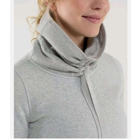 Lululemon Avenue Pullover Sweatshirt Heathered Light Grey /
Soot Light - Picture 8 of 8